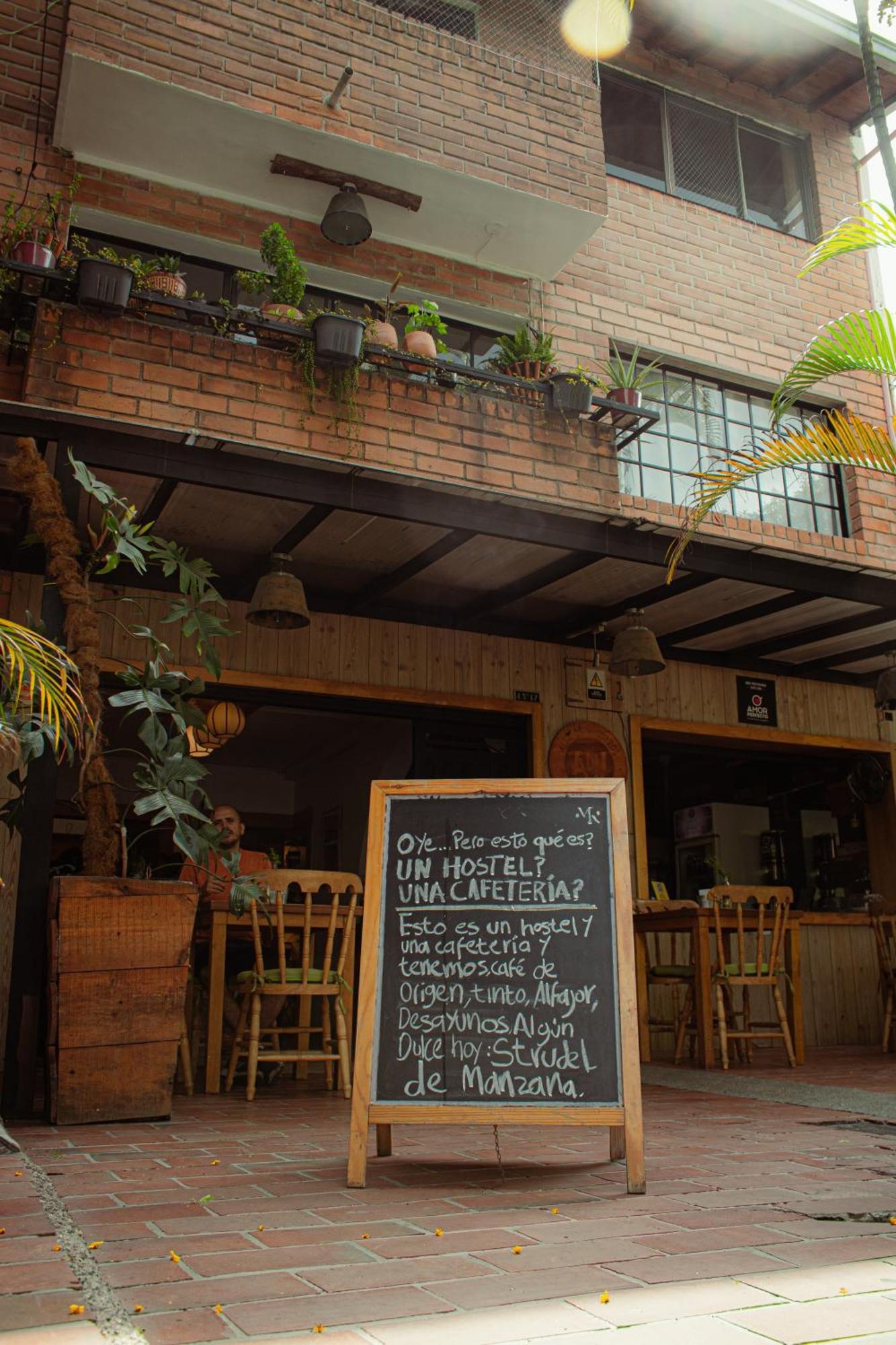 Hostal Adn Algo De Nosotros *
